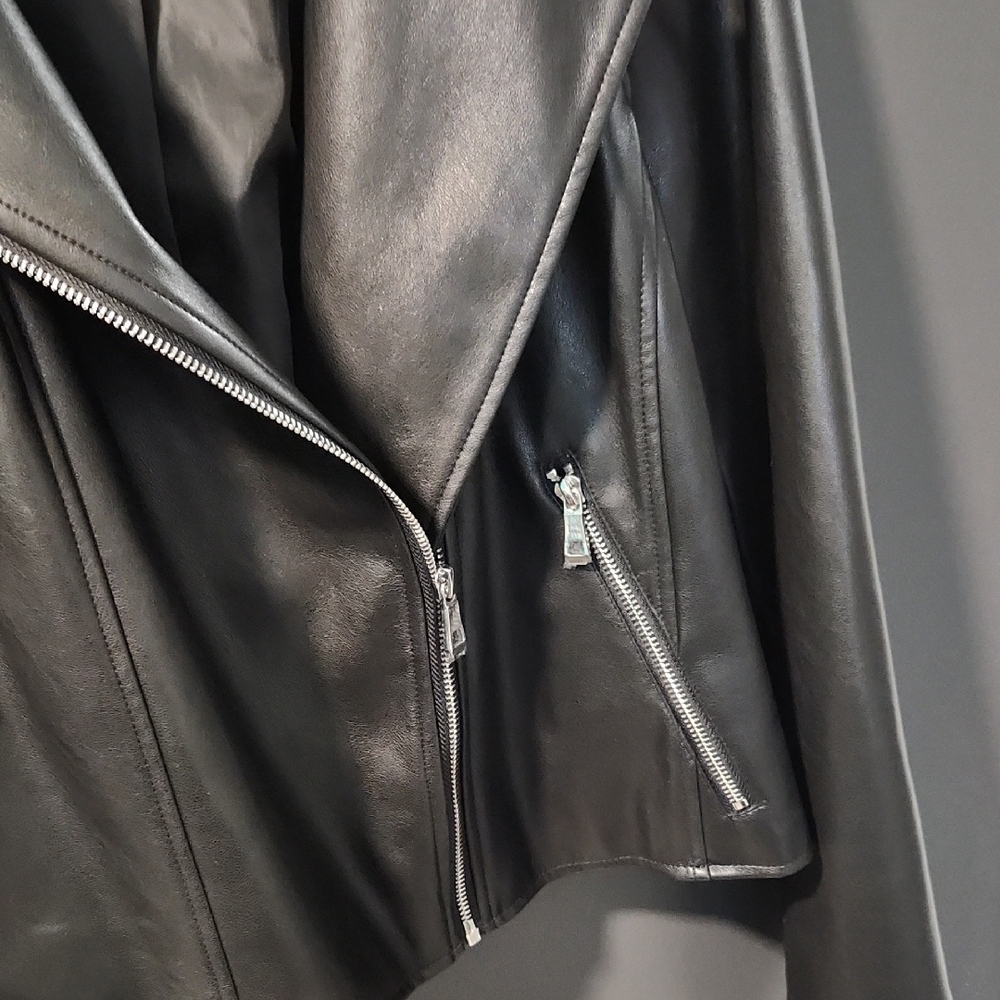 Eloquii Women's Sleek Black Leather Jacket - Picture 4 of 5